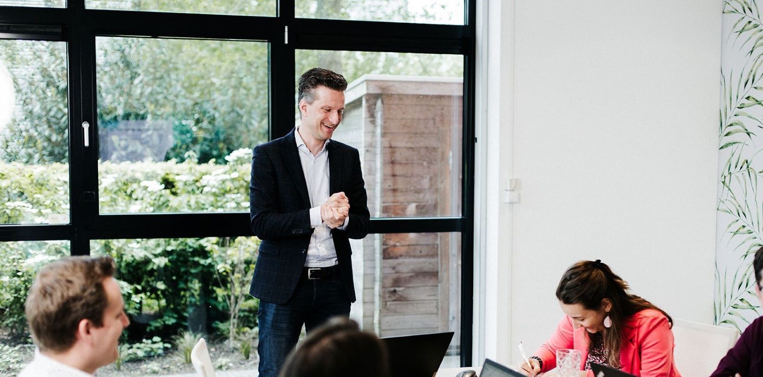 Douwe van Florys vertelt wat medewerkers hoe de nieuwe zzp wet is voor 2025.